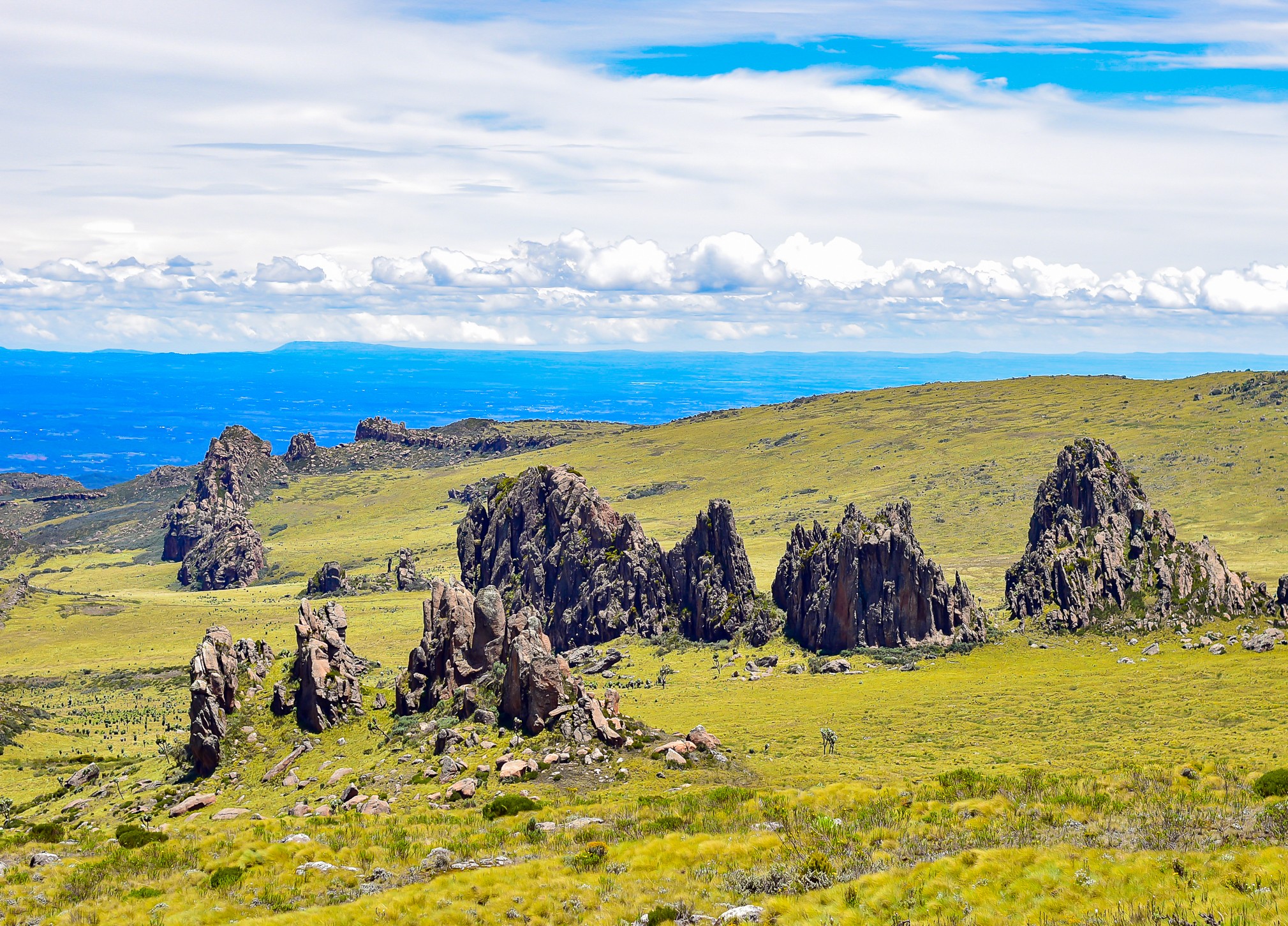 MT. SATIMA VIA DRAGON TEETH (OLDOINYO LESATIMA) HIKE – ABERDARE RANGE